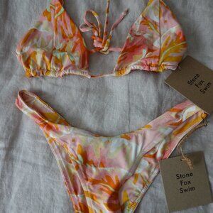 Stone Fox Bikini; Hot Tropix, M Top, XS Bottom